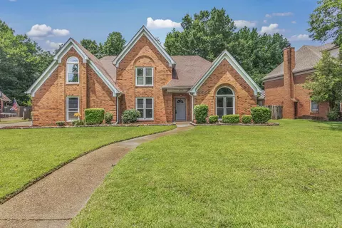8756 Riverwood Farms Pkwy, Cordova, TN 38016