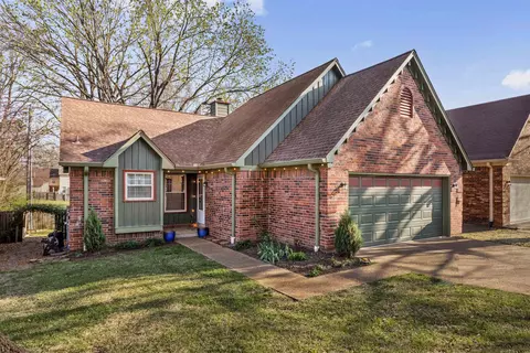 382 Booth Ln, Collierville, TN 38017