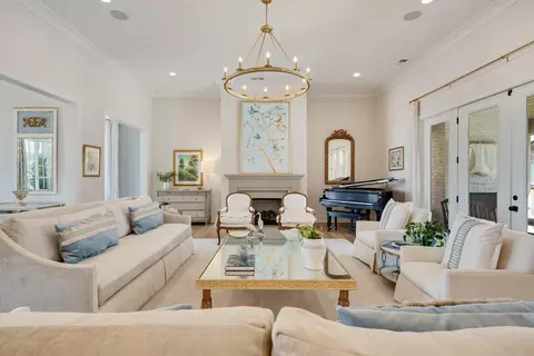 Living - 353 Bubby Dr, Collierville, TN 38017 photo 1 of 5
