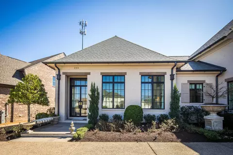 Exterior - 353 Bubby Dr, Collierville, TN 38017 photo 5 of 9