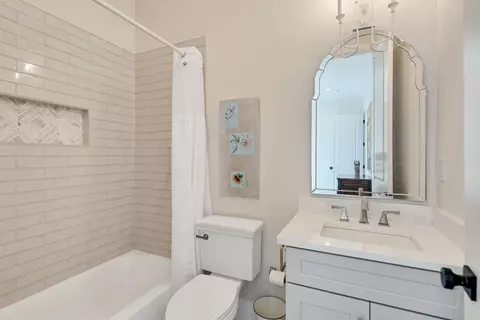 Bath - 353 Bubby Dr, Collierville, TN 38017 photo 3 of 4