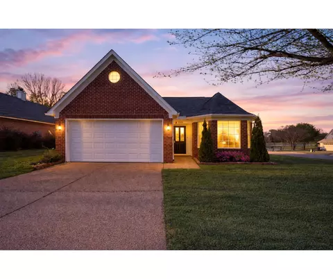 9438 Huron Dr, Olive Branch, MS 38654