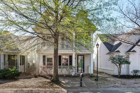 1413 Island Town Dr, Memphis, TN 38103