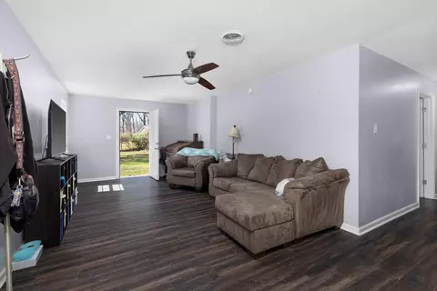 Living - 686 Pryor Rd, Drummonds, TN 38023 photo 1 of 2