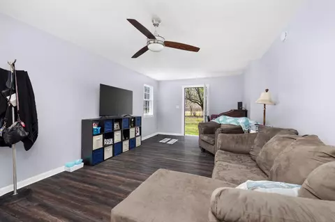 Living - 686 Pryor Rd, Drummonds, TN 38023 photo 2 of 2