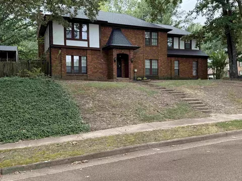 8699 Cherry Spring Dr, Memphis, TN 38016