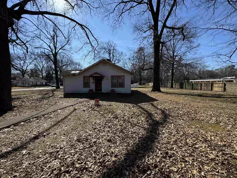 3901 Grey Rd, Memphis, TN 38108