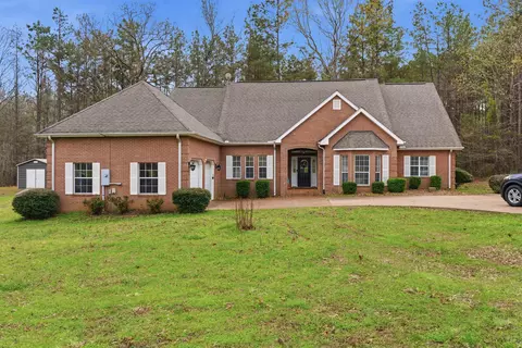 915 Clifftview Rd, Bolivar, TN 38008