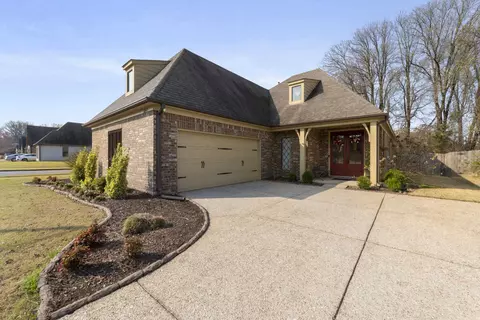 6043 Garrett Valley Ln, Arlington, TN 38002