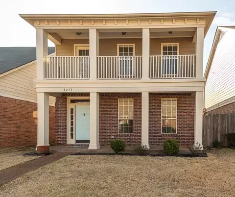 1213 Oak Creek Dr, Collierville, TN 38017
