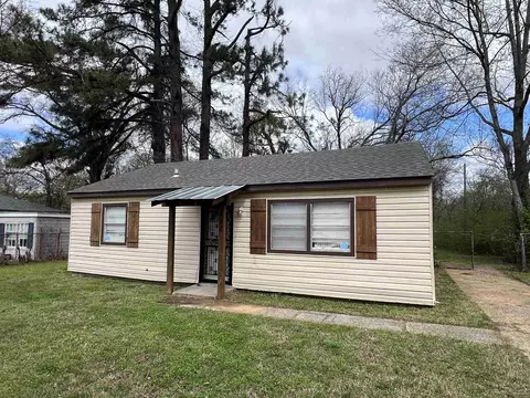 892 Restbrook Ave, Memphis, TN 38127