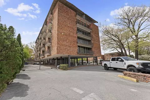 2195 Poplar Ave #207, Memphis, TN 38104