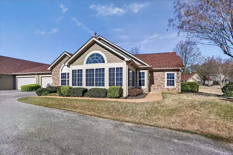 1693 E Southfield Cir, Cordova, TN 38016