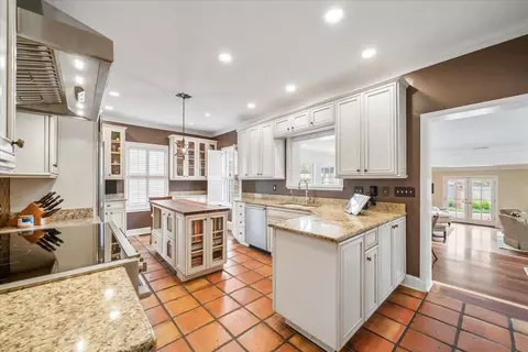 Kitchen - 117 E Goodwyn St, Memphis, TN 38111 photo 5 of 5
