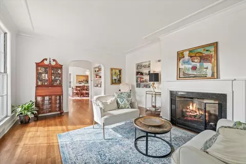 Living - 117 E Goodwyn St, Memphis, TN 38111 photo 2 of 3