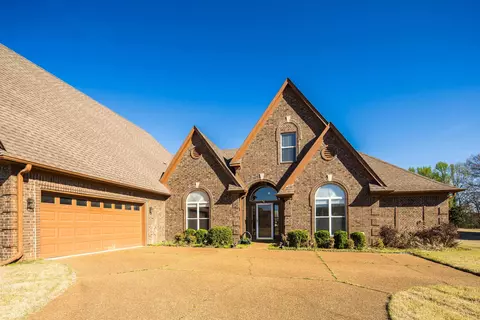 450 Lewis Fairway Cir, Oakland, TN 38060