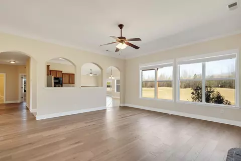 450 Lewis Fairway Cir, Oakland, TN 38060