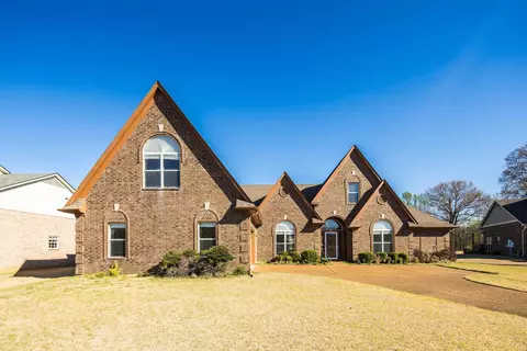 450 Lewis Fairway Cir, Oakland, TN 38060