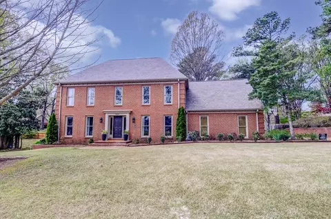 2825 Old Elm Ln, Germantown, TN 38138