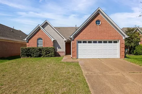 10018 Cameron Ridge Trl, Memphis, TN 38016