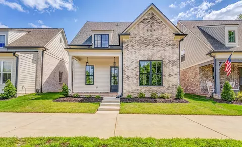 530 Valley Forge Ln, Rossville, TN 38066