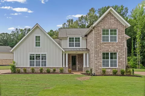 7037 Walker Farms Dr, Lakeland, TN 38002