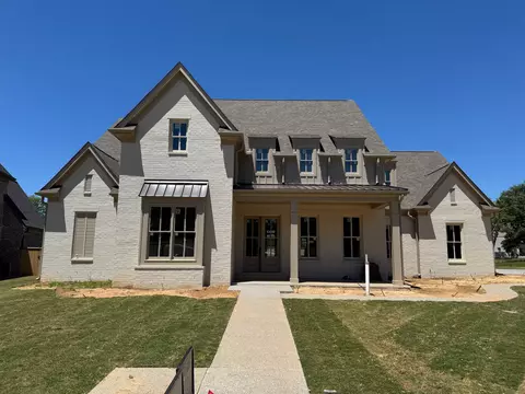 9176 Old Green Ln, Germantown, TN 38138
