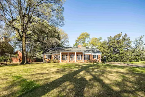 685 S Perkins Rd, Memphis, TN 38117