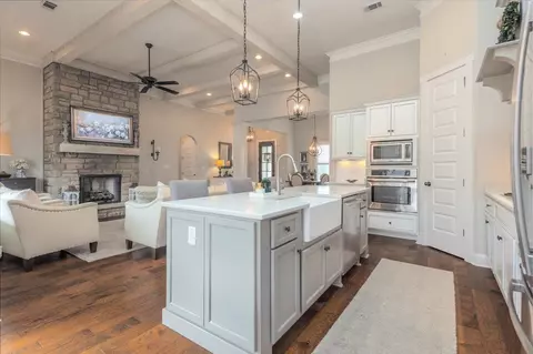 Kitchen - 608 Cypress Run Cv, Collierville, TN 38017 photo 3 of 4