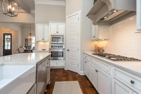 Kitchen - 608 Cypress Run Cv, Collierville, TN 38017 photo 4 of 4