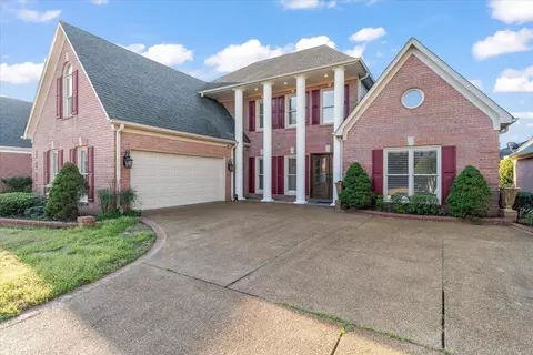 937 N Warwick Oaks Ln N, Collierville, TN 38017