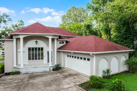9606 Blue Spruce Dr, Lakeland, TN 38002