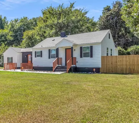 4025 E Whitehaven Park Cir, Memphis, TN 38116