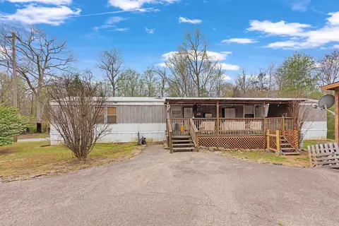 90 Rose Rd, Crump, TN 38327
