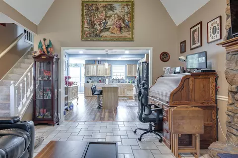 Entry Way - 4099 Soderlund Cv, Millington, TN 38053 photo 2 of 2
