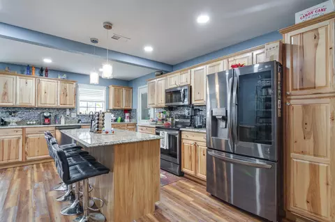 Kitchen - 4099 Soderlund Cv, Millington, TN 38053 photo 3 of 4
