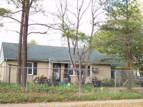 5010 Larkwood Dr, Memphis, TN 38118