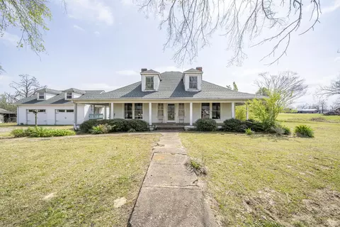 2055 Kendrick Rd, Michie, TN 38357