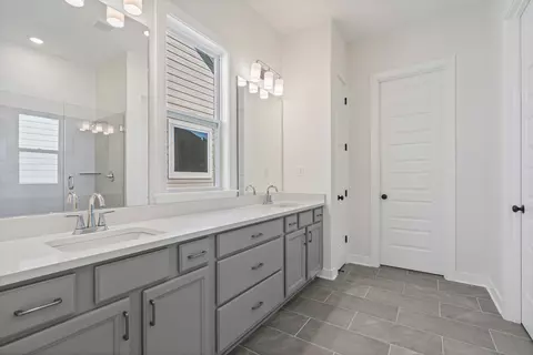 Bath - 3130 Mannington Dr, Bartlett, TN 38135 photo 2 of 2