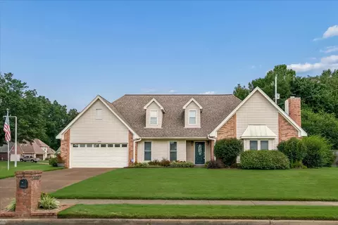3490 Summerdale Dr, Bartlett, TN 38133