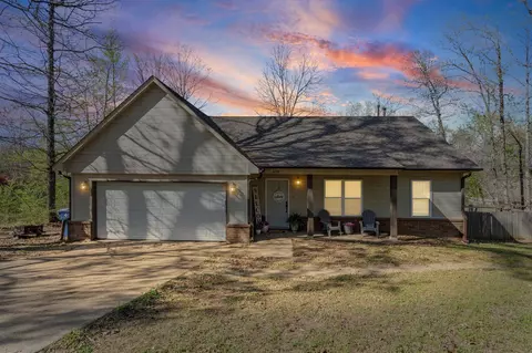 4758 Bienville Rd, Nesbit, MS 38651