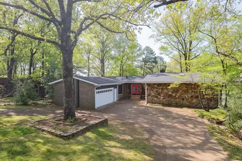 140 Viking Dr, Cordova, TN 38018