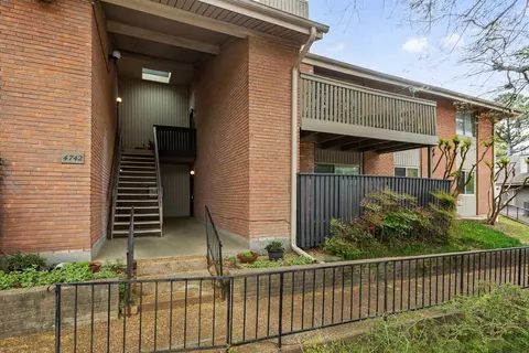 4742 Oakbrook Ct #1, Memphis, TN 38117