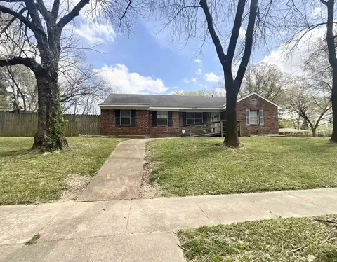 3370 Debby St, Memphis, TN 38127
