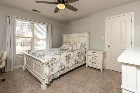 Bedroom - 1136 Sunriver Cv, Collierville, TN 38017 photo 2 of 4
