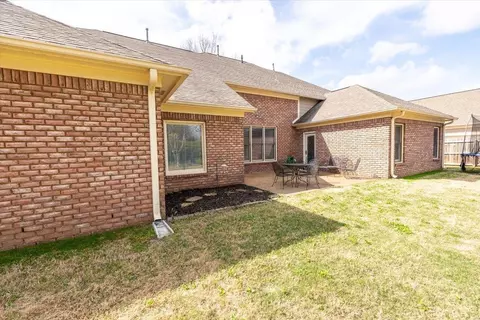 Exterior - 1136 Sunriver Cv, Collierville, TN 38017 photo 5 of 8