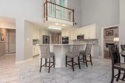 Kitchen - 1136 Sunriver Cv, Collierville, TN 38017 photo 4 of 4