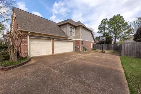 Exterior - 1136 Sunriver Cv, Collierville, TN 38017 photo 2 of 8