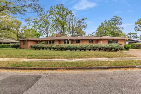 4710 Crossover Ln, Memphis, TN 38117