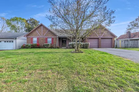 5279 Patrick Henry Dr, Memphis, TN 38134